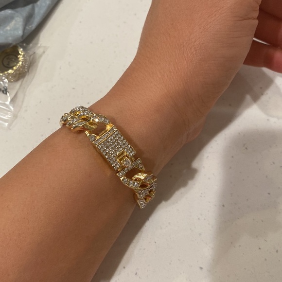 Chain gold color bracelet with rhinestone. Elegant - Picture 3 of 4